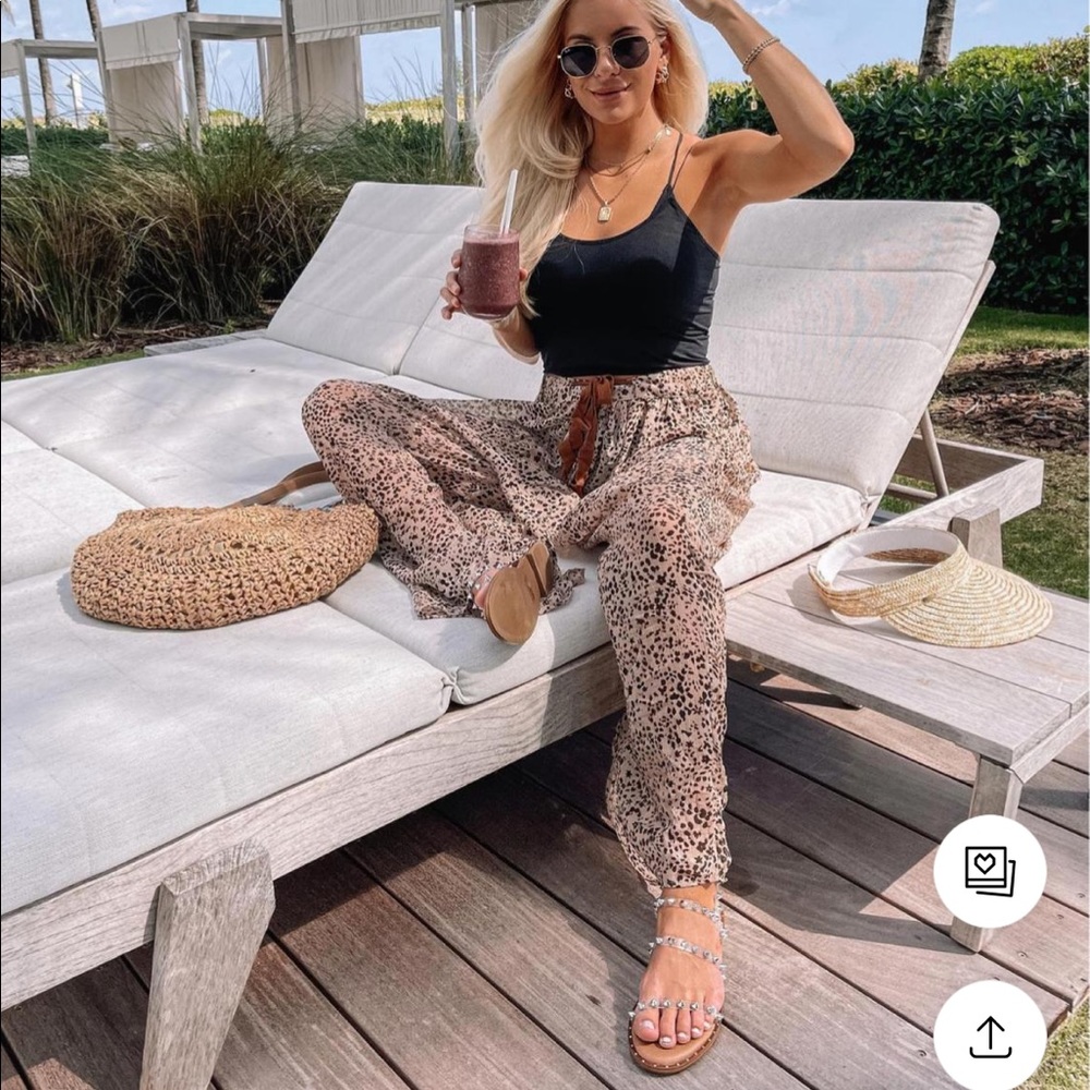 Sleeping in printed chiffon wide-let pants